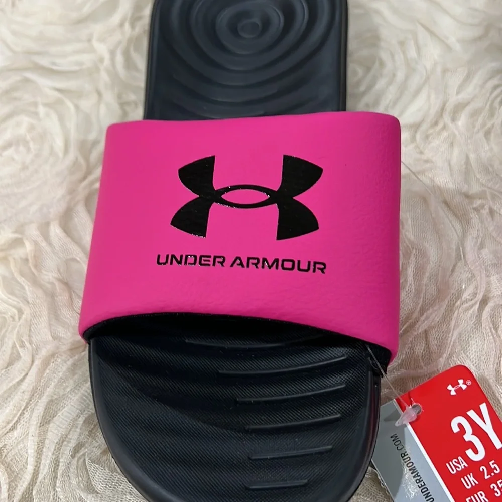 Under Armour new tags
